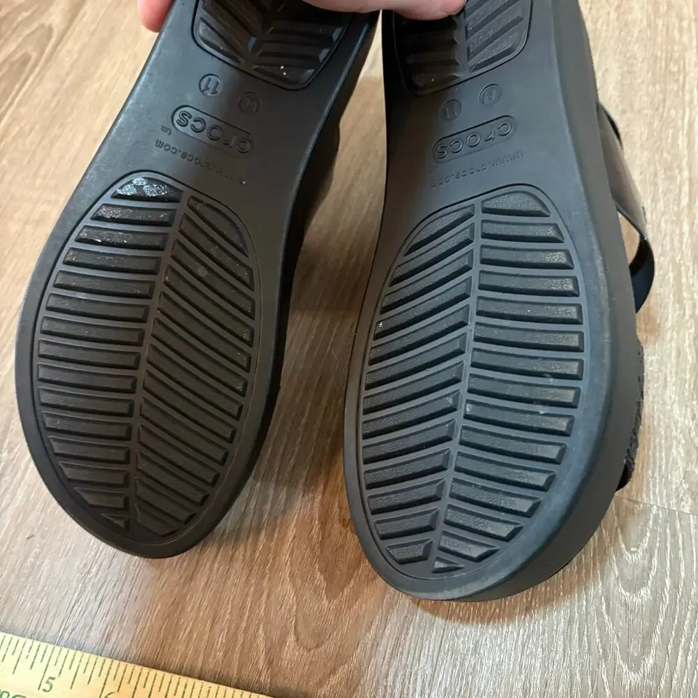 Crocs Brooklyn Croco Shine Low Wedge Sandals Black Women’s Size 11 NWOT